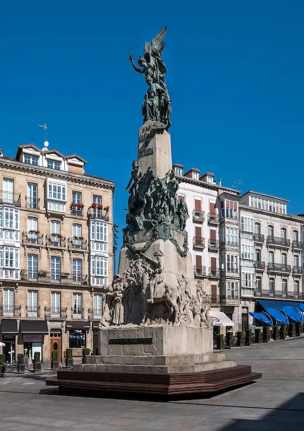 Vitoria-Plaza-Virgen-Blanca
